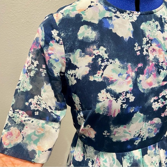 BCBGeneration Chiffon Floral Maxi Dress Half Sleeves Round Neck Back Zipper - Picture 4 of 14